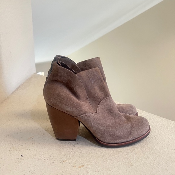 Kork-Ease Shoes - Kork-Ease Castaneda “Castle Suede” Brown Leather Bootie boots chunky size 8